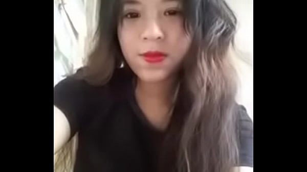 Em thích khoe bím hồng
